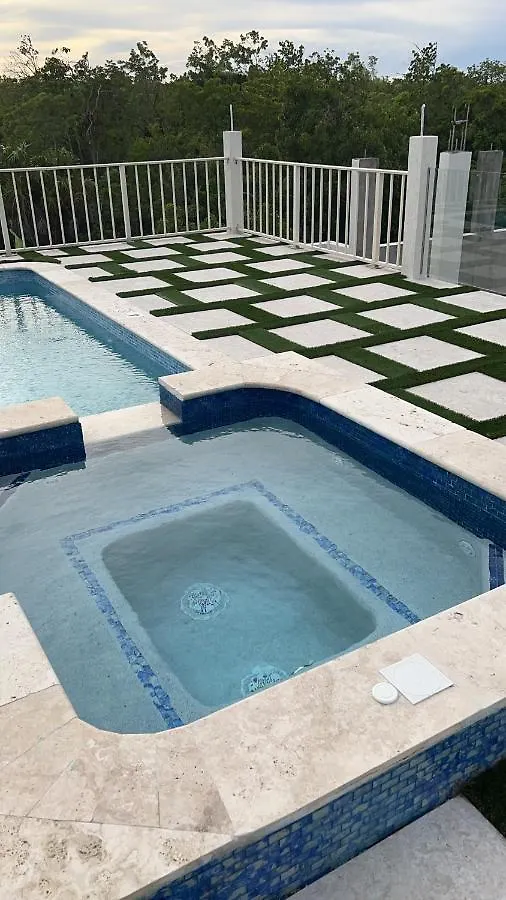 Luxury Studio Rooftop Pool N View Unit #4 Falmouth 0*,  Jamaica